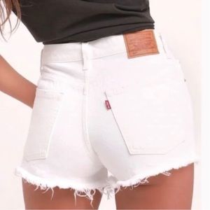 Size 28/ US 6 Wedgie Cut Levi White Jean Shorts